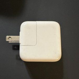 Apple 12W USB Power Adapter
